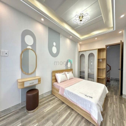 Nhà Phan Xích Lonh - Nhà Siêu Đẹp FULL Nội Thất Xịn 5 Tầng Hẻm Xe Hơi.