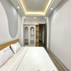 Nhà Phan Xích Lonh - Nhà Siêu Đẹp FULL Nội Thất Xịn 5 Tầng Hẻm Xe Hơi.