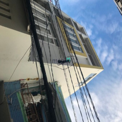 Bán nhà Hồ Bá Kiện Q.10 ngay CV Lê Thị Riêng 4.5m x 10m  4 Tầng