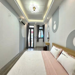 Nhà Phan Xích Lonh - Nhà Siêu Đẹp FULL Nội Thất Xịn 5 Tầng Hẻm Xe Hơi.