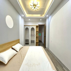 Nhà Phan Xích Lonh - Nhà Siêu Đẹp FULL Nội Thất Xịn 5 Tầng Hẻm Xe Hơi.