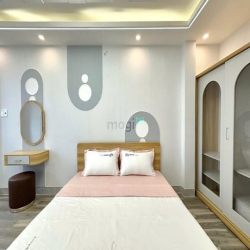 Nhà Phan Xích Lonh - Nhà Siêu Đẹp FULL Nội Thất Xịn 5 Tầng Hẻm Xe Hơi.