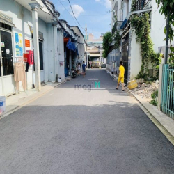 Cần bán gấp nhà 2tầng Đúc Cứng cáp, Chia ra 2căn.