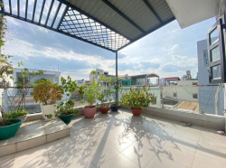Penhouse Sân Thượng 60m2 Tân Bình, Giáp Quận 10, Ban công siêu rộng.