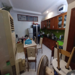 Bán nhà phố Nguyễn Phúc Lai Đống Đa ôtô  55m 6T MT4.2m giá 13.6 tỷ.