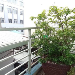 Nhà giá tốt, 74M2 VUÔNG, Ngay khu ẩm thực Phan Xích Long, 5 tỷ nhỉnh
