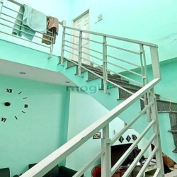 Nhà giá tốt, 74M2 VUÔNG, Ngay khu ẩm thực Phan Xích Long, 5 tỷ nhỉnh