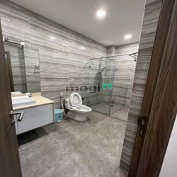 Cho thuê nhà ngang 5.2 mét tiện kinh doanh - 128/16A Lê Văn Duyệt