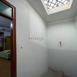 Bán nhà Nguyễn Ảnh Thủ nhỉnh 3 tỷ 85m2 3 tầng hẻm 10m