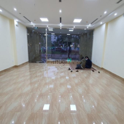 Bán tòa nhà văn phòng ngõ 80 Trung Kính, Cầu Giấy. DT 70m2 x 7 tầng.