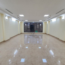Bán tòa nhà văn phòng ngõ 80 Trung Kính, Cầu Giấy. DT 70m2 x 7 tầng.