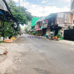Bán nhà MT  Đội Cung. DT : 3,55m x 10m, NH 3.65m. 3 lầu. Nhà đẹp.
