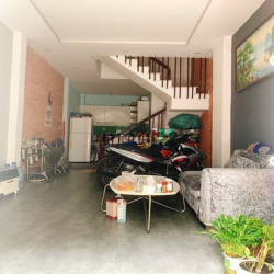 Bán nhà MT  Đội Cung. DT : 3,55m x 10m, NH 3.65m. 3 lầu. Nhà đẹp.