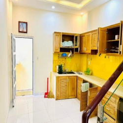 Nhà ở GIỮ TIỀN hoặc CHO THUÊ_ Bạch Đằng_ Nhà MỚI_ Sổ VUÔNG_ Ngay nhà t