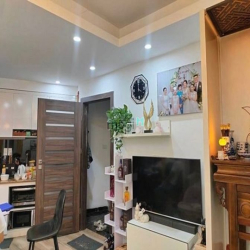 Bán nhà phố Xã Đàn quận Đống Đa 32m 6T MT 7.3m giá 5.9 tỷ.
