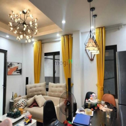 Bán nhà phố Xã Đàn quận Đống Đa 32m 6T MT 7.3m giá 5.9 tỷ.
