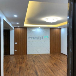 Bán gấp nhà căn hộ tập thể Nguyễn Chí Thanh giá 2,6 tỷ, 85m, lô góc mớ