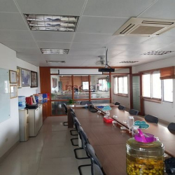 BÁN GẤP NHÀ MẶT PHỐ Nguyễn Đình Hoàn - Nghĩa Đô 100M2, MT 7.5M, 28.5