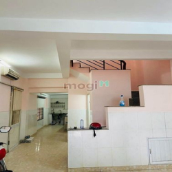Nhà 3 Tầng, 3 mặt hẻm xe hơi, có chỗ để xe oto, đối diện Landmark 81