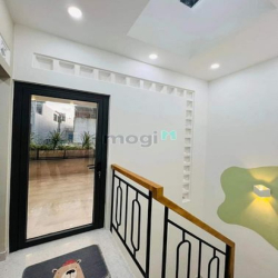 Cần bán nhà đường Nguyễn Đình Chiểu Quận 3 - DT 38,9m2 Giá 2tỷ5