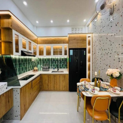 Cần bán nhà đường Nguyễn Đình Chiểu Quận 3 - DT 38,9m2 Giá 2tỷ5