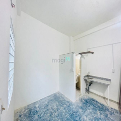 CHDV Mới Không Nội Thất, Có Sẵn Máy Lạnh, Kệ Bếp Giữ Phòng Đến Đầu T2