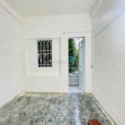 CHDV Mới Không Nội Thất, Có Sẵn Máy Lạnh, Kệ Bếp Giữ Phòng Đến Đầu T2