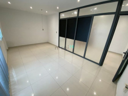 Văn phòng 40m2 đường Nguyễn Thị Minh Khai - đã ngăn sẵn 2 phòng riêng