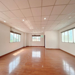 Văn phòng 105m2 SIÊU THOÁNG đường VÕ VĂN TẦN quận 3