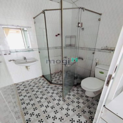 Phòng rộng 30m2 có Ban công - ngay Lầu 1 - Nguyễn Thượng Hiền BT