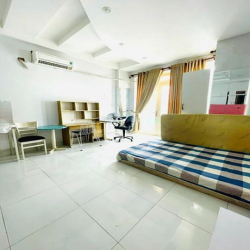 Phòng rộng 30m2 có Ban công - ngay Lầu 1 - Nguyễn Thượng Hiền BT