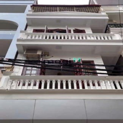 Nhà Đẹp Phan Đình Giót , Dt 78m2 , Mt 4.2 ,Giá hơn 12 tỷ , oto đỗ cửa