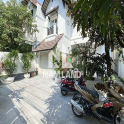 Cho Thuê Villa 400m2 Tại Đường Nguyễn Văn Hưởng , P Thảo Điền , Q2