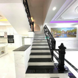 Bán rất gấp - Nhà 3 lầu tuyệt đẹp đường số 1 KDC Nam Long 2, Cần Thơ