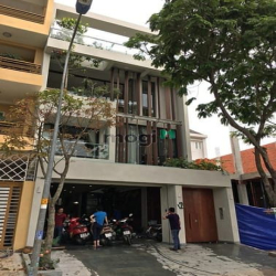 Nhà MP Chu Huy Mân-Long Biên 121m2, MT 8.8m, kinh doanh, chỉ 38 tỷ.