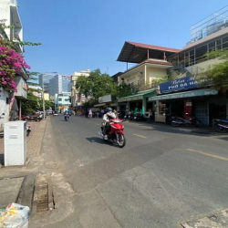 Cho Thuê 2MT Vườn chuối 10x25M2, trệt 5 lầu thang máy chỉ 80tr