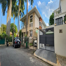 Cô cần Căn Góc Đơn lập Công Viên mỹ phú 2. PMH,Q7