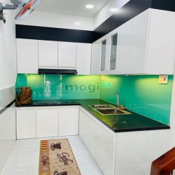 Quận 10 Hoà Hưng 33m2, hẻm thông, 4 tầng BTCT, 33M2, 5PN, nhỉnh 5 tỷ