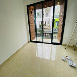 Bán nhà lô góc 2 MT đường 146, Lã Xuân Oai, Q9, 72m2, đường nhựa 7m.