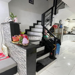 Bán nhà Phạm Văn Bạch Tân Bình 50m2 3 tầng chỉ 3.x tỷ thương lượng
