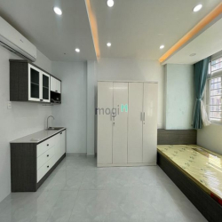 Thuê căn hộ Hoàng Sa Q1 - Full nội thất - Balcony