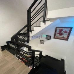 Bán nhà Phạm Văn Bạch Tân Bình 50m2 3 tầng chỉ 3.x tỷ thương lượng