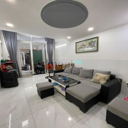 Bán nhà Phạm Văn Bạch Tân Bình 50m2 3 tầng chỉ 3.x tỷ thương lượng