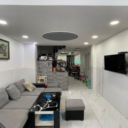 Bán nhà Phạm Văn Bạch Tân Bình 50m2 3 tầng chỉ 3.x tỷ thương lượng