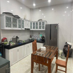 Siêu Hót, Bán Nhà **Bắc Cầu**, 47m2, Ngõ Ô Tô Tránh, Giá 3,8 Tỷ