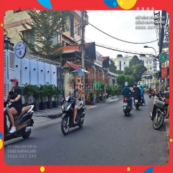 TB. Nhà MẶT TIỀN, Nở Hậu. 109m2, 4T, với 15 PN, gần CMT8, sát Q10.
