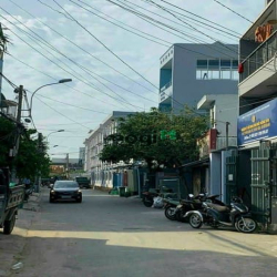 Biệt thự 3 tầng đường gần 10 m, Tân Thuận đông Q 7. 10,2*33 chỉ 24,5 t