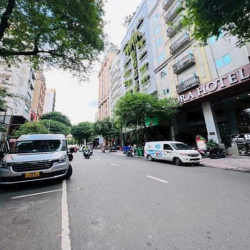 Bán hotel MT Thủ Khoa Huân P Bến Thành Quận 1, DT 9 x 21,5m, HĐT 30.00