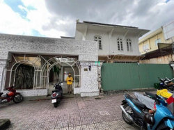 Cho thuê MT 220m2 đường Trần Quốc Thảo, Quận 3