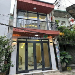 Bán nhà sát MT Nguyên Hồng P11 vài bước chân, DTSD 50m2, chỉ 3.68 tỷ